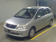 2001 Toyota Nadia