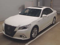 2013 Toyota Crown Hybrid