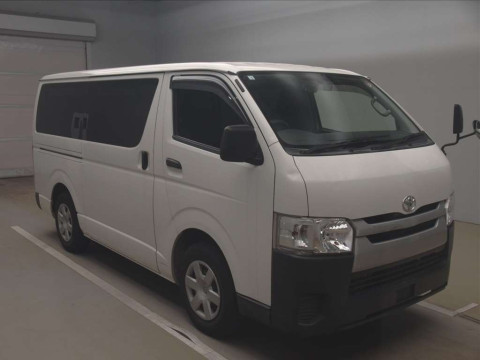 2016 Toyota Hiace Van TRH200V[2]