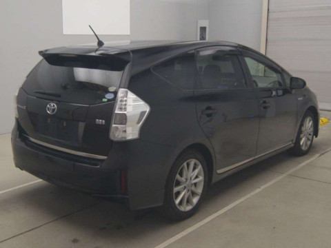 2012 Toyota Prius alpha ZVW41W[1]