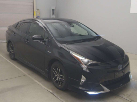 2016 Toyota Prius ZVW55[2]