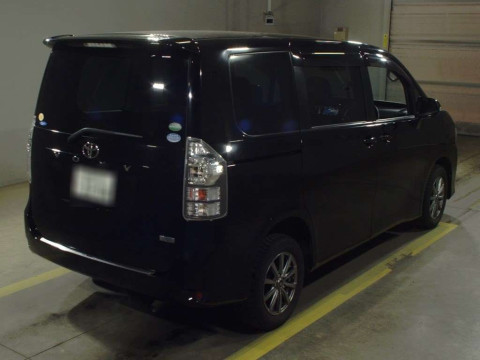 2013 Toyota Voxy ZRR75G[1]