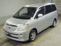 2005 Toyota Noah