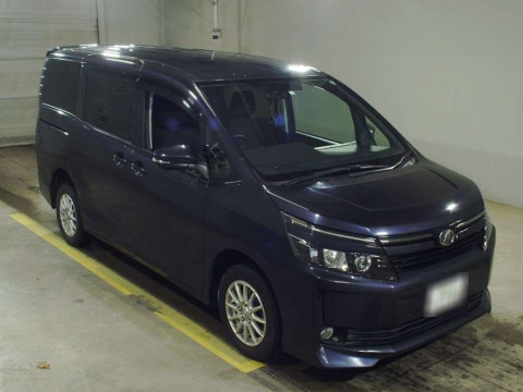 2015 Toyota Voxy ZRR85G[2]