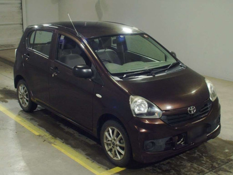 2013 Toyota Pixis Epoch LA310A[2]