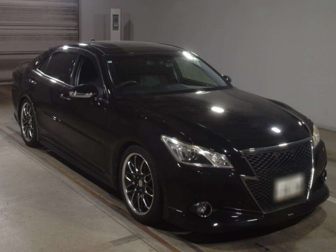 2013 Toyota Crown GRS210[2]