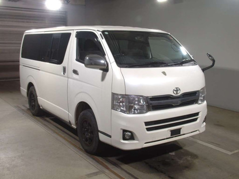 2010 Toyota Regiusace Van KDH206V[2]