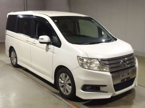 2010 Honda Step WGN Spada RK5[2]