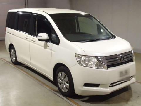 2012 Honda Step WGN RK1[2]