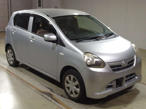 2012 Daihatsu Mira es LA300S[2]