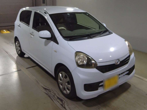 2013 Daihatsu Mira es LA300S[2]