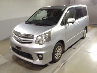 2012 Toyota Noah