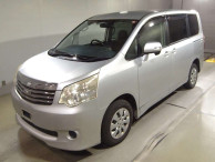 2010 Toyota Noah