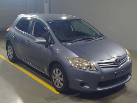 2010 Toyota Auris NZE151H[2]