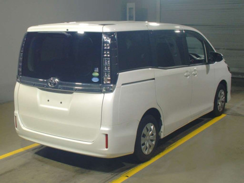 2015 Toyota Voxy ZRR80G[1]