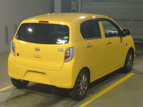 2016 Daihatsu Mira es LA300S[1]