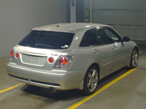 2001 Toyota Altezza Gita GXE10W[1]