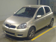 2004 Toyota Vitz