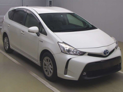 2016 Toyota Prius alpha ZVW40W[2]