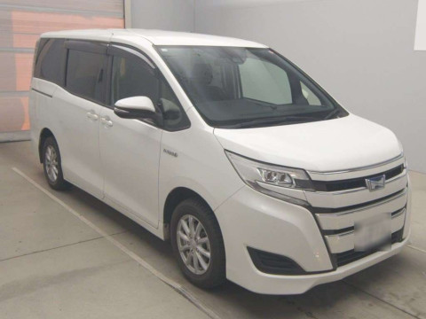 2018 Toyota Noah ZWR80G[2]