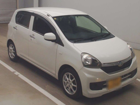 2014 Daihatsu Mira es LA300S[2]