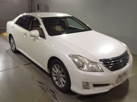 2009 Toyota Crown GRS200[2]