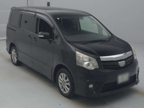 2012 Toyota Noah ZRR75W[2]