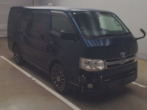 2013 Toyota Regiusace Van TRH200V[2]