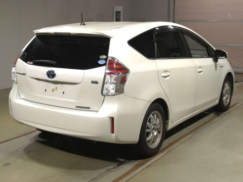 2017 Toyota Prius alpha ZVW40W[1]