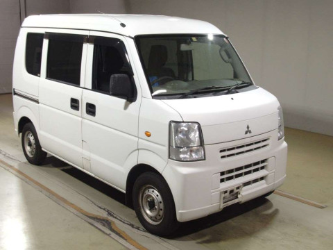 2014 Mitsubishi Minicab Van DS64V[2]