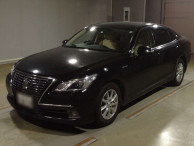 2013 Toyota Crown Hybrid