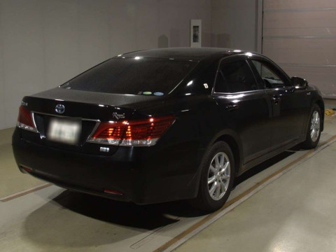 2013 Toyota Crown Hybrid AWS210[1]