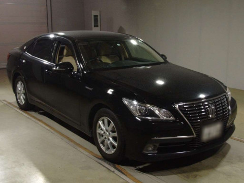 2013 Toyota Crown Hybrid AWS210[2]