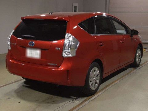 2012 Toyota Prius alpha ZVW41W[1]