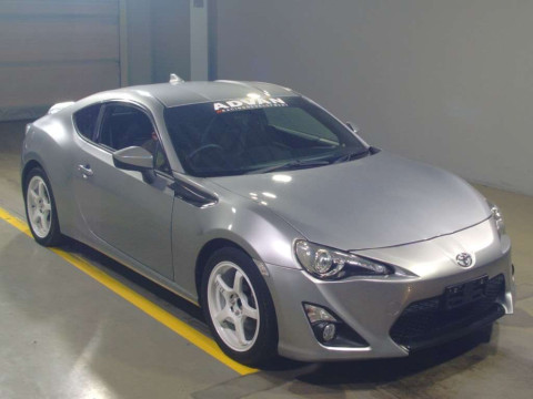 2015 Toyota 86 ZN6[2]