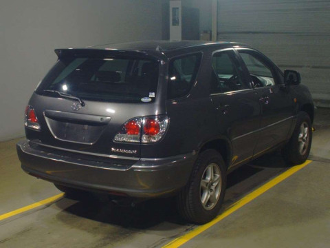 2001 Toyota Harrier ACU10W[1]