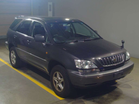 2001 Toyota Harrier ACU10W[2]