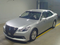 2013 Toyota Crown Hybrid