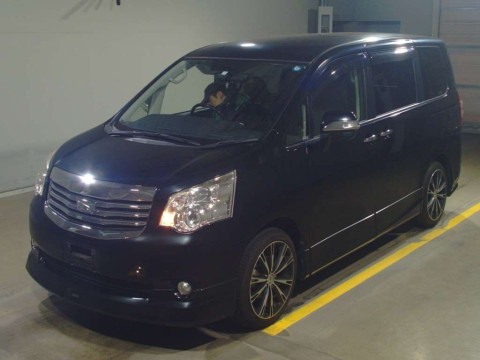 2013 Toyota Noah ZRR70G[0]