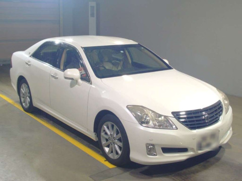 2008 Toyota Crown GRS202[2]