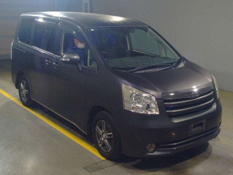 2008 Toyota Noah ZRR70G[2]