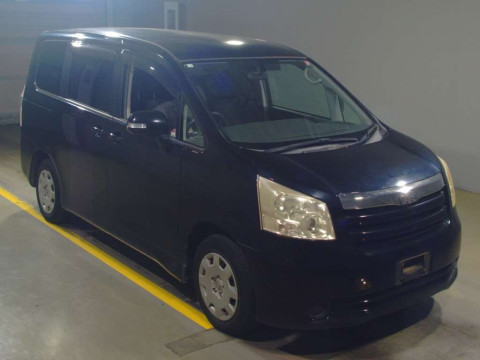 2008 Toyota Noah ZRR70G[2]