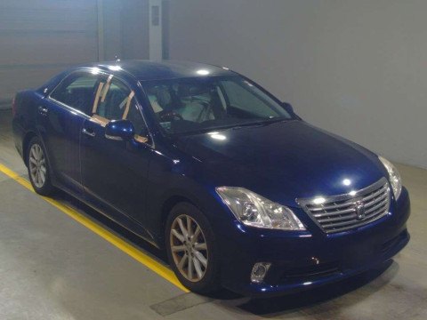 2012 Toyota Crown GRS202[2]