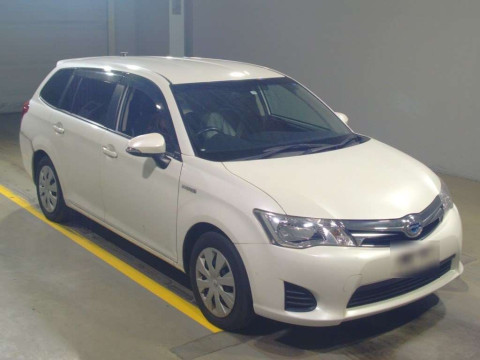 2013 Toyota Corolla Fielder NKE165G[2]