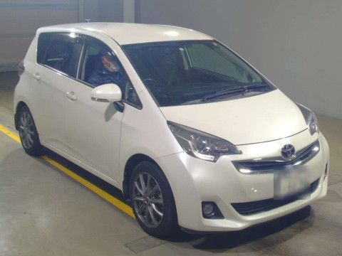 2014 Toyota Ractis NCP120[2]