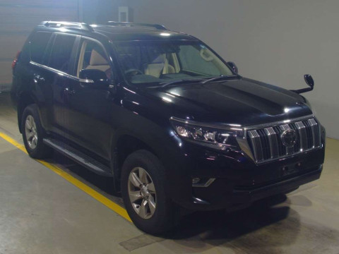 2017 Toyota Land Cruiser Prado TRJ150W[2]