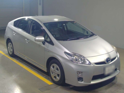 2010 Toyota Prius ZVW30[2]