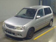 2000 Mazda Demio