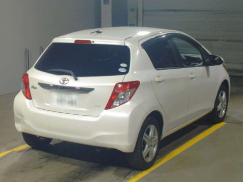 2011 Toyota Vitz NSP135[1]