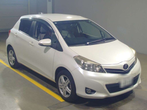 2011 Toyota Vitz NSP135[2]